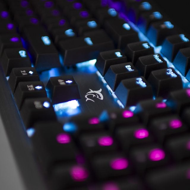 Tastiera Gaming Meccanica in Metallo RGB LED GK-1926 WHITE SHARK - immagine 6
