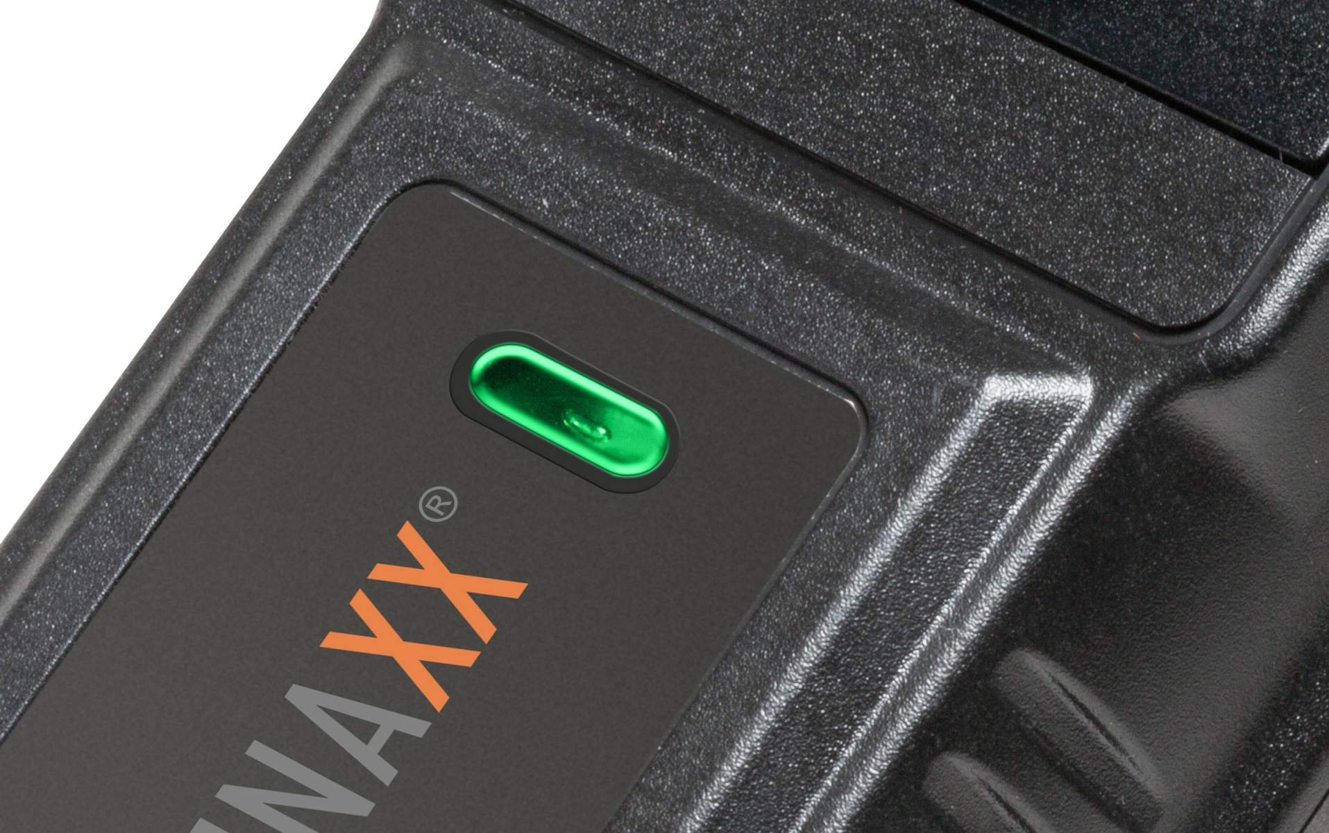Trasformatore di Corrente per Auto con USB-A e USB-C™, TE-21 TECHNAXX - immagine 10
