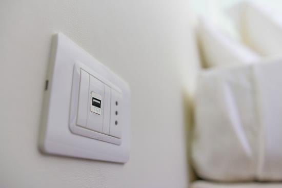 Presa USB con aggancio Keystone per Ricarica INTELLINET - immagine 3