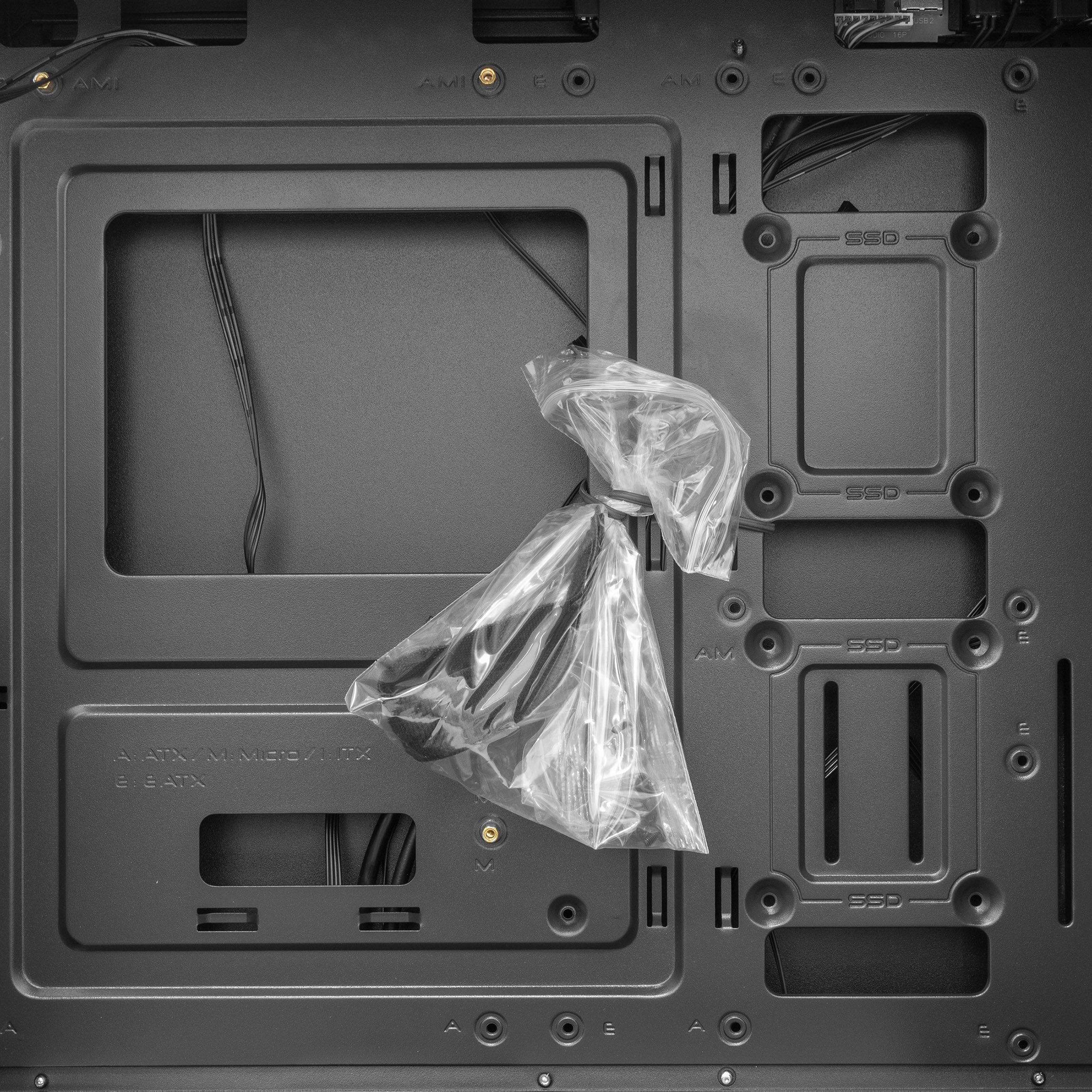 Case PC Chassis ATX Mid Tower con 3 Ventole 14cm e 1 Ventola 12cm Nero WHITE SHARK - immagine 4