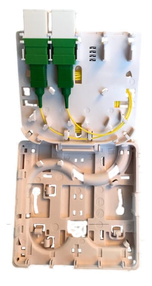 Scatola FTTH Indoor IP20 4 x SC o LC Duplex 80x80 con Passacavo Versione a Crimpare OEM - immagine 3