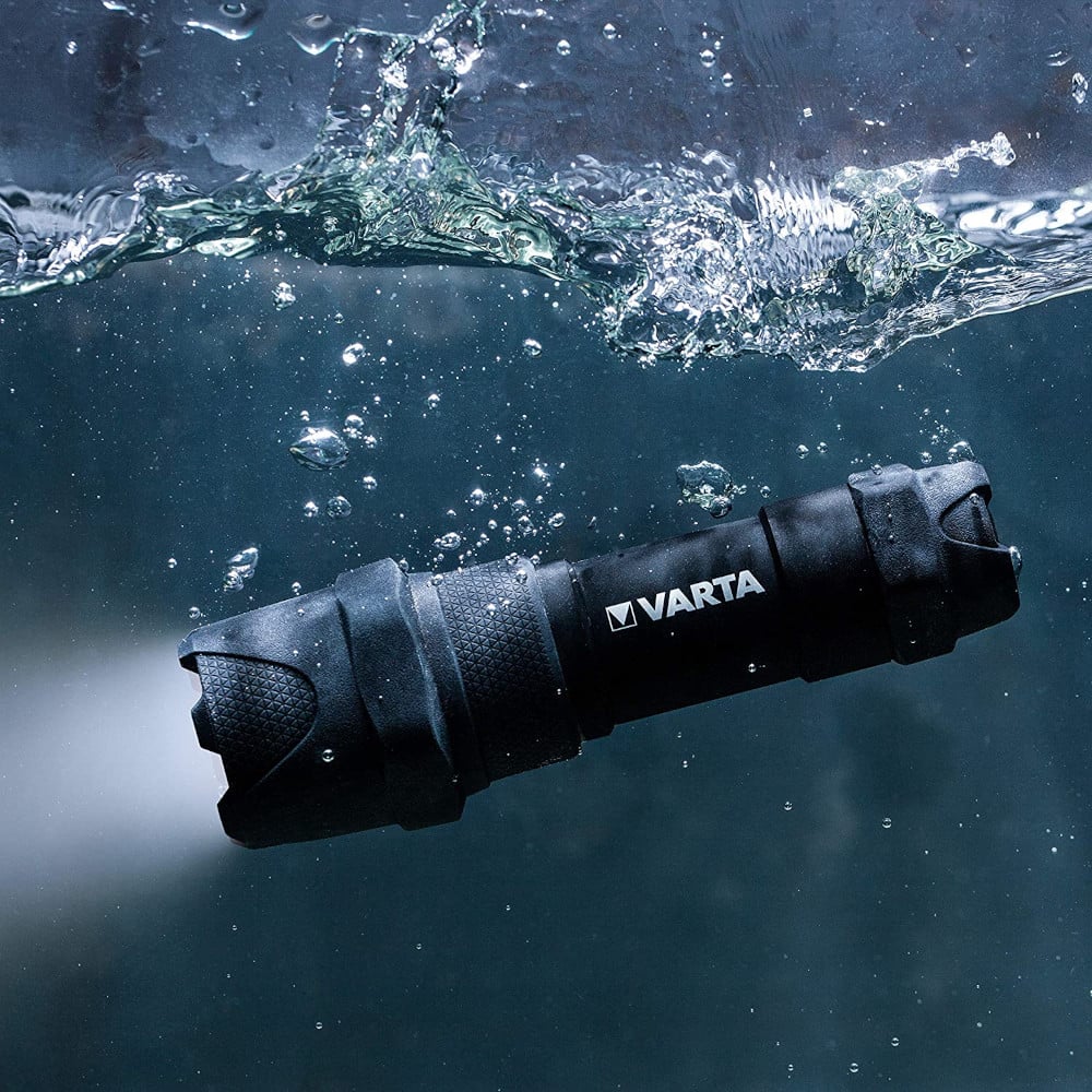 Torcia LED Indestructible F10 PRO Resistente ad Acqua e Urti VARTA - immagine 4