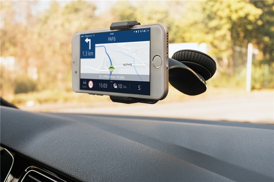 Supporto da Auto per Smartphone Universale con Ventosa GOOBAY - immagine 7