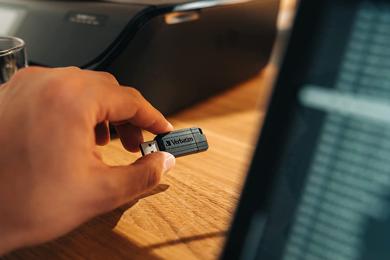 Memoria USB 2.0 PinStripe da 128Gb Colore Nero VERBATIM - immagine 8