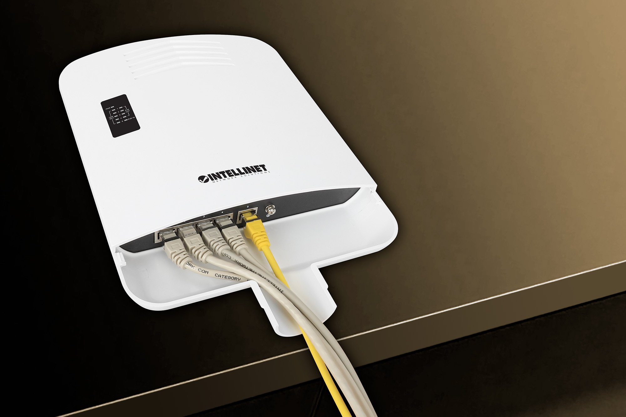 Switch Gigabit 5 porte PoE Passante / Extender 4 porte PoE+ per Esterno INTELLINET - immagine 10
