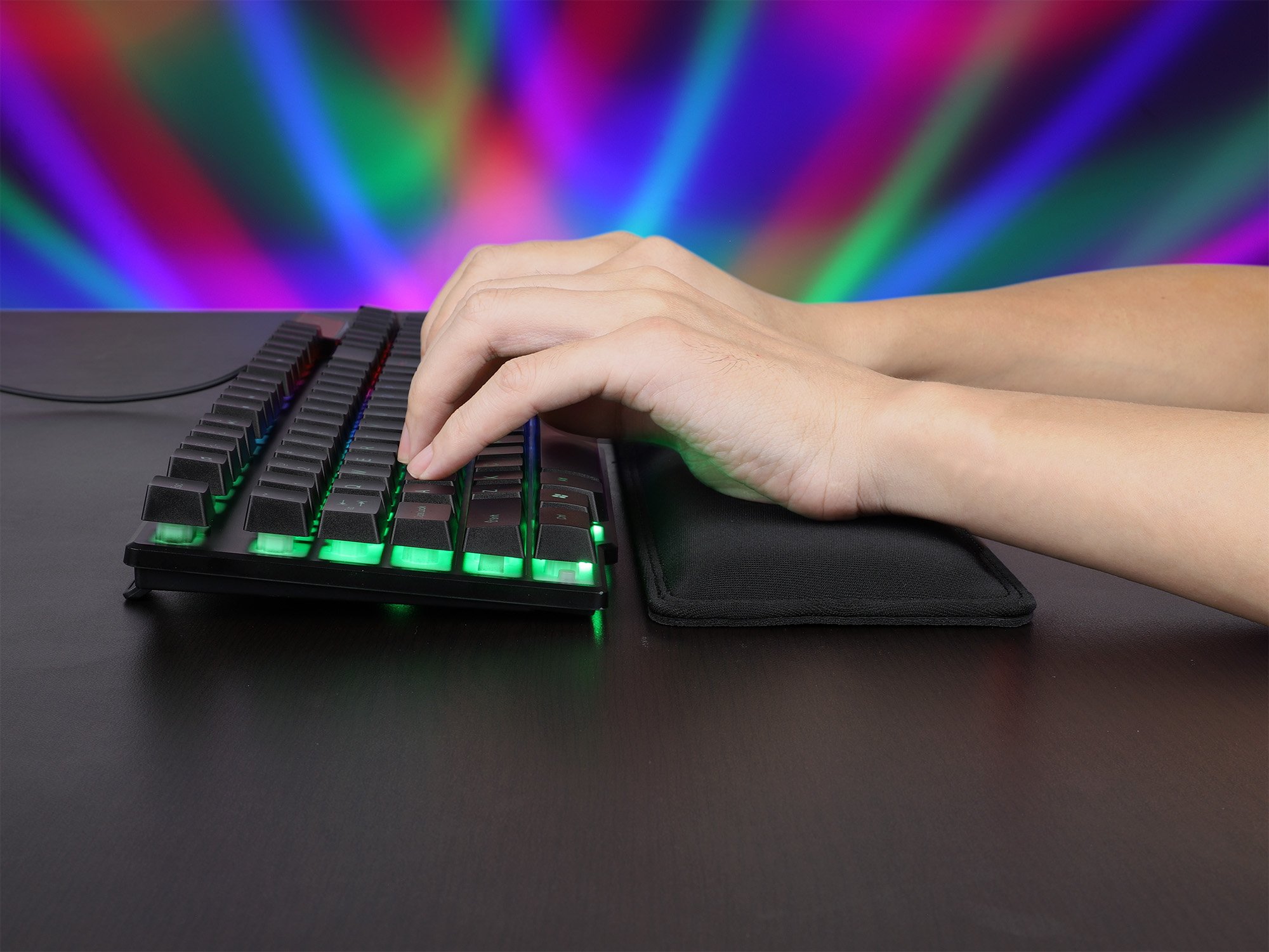 Tappetino Poggiapolsi Ergonomico in Gel per Tastiera Nero MANHATTAN - immagine 4