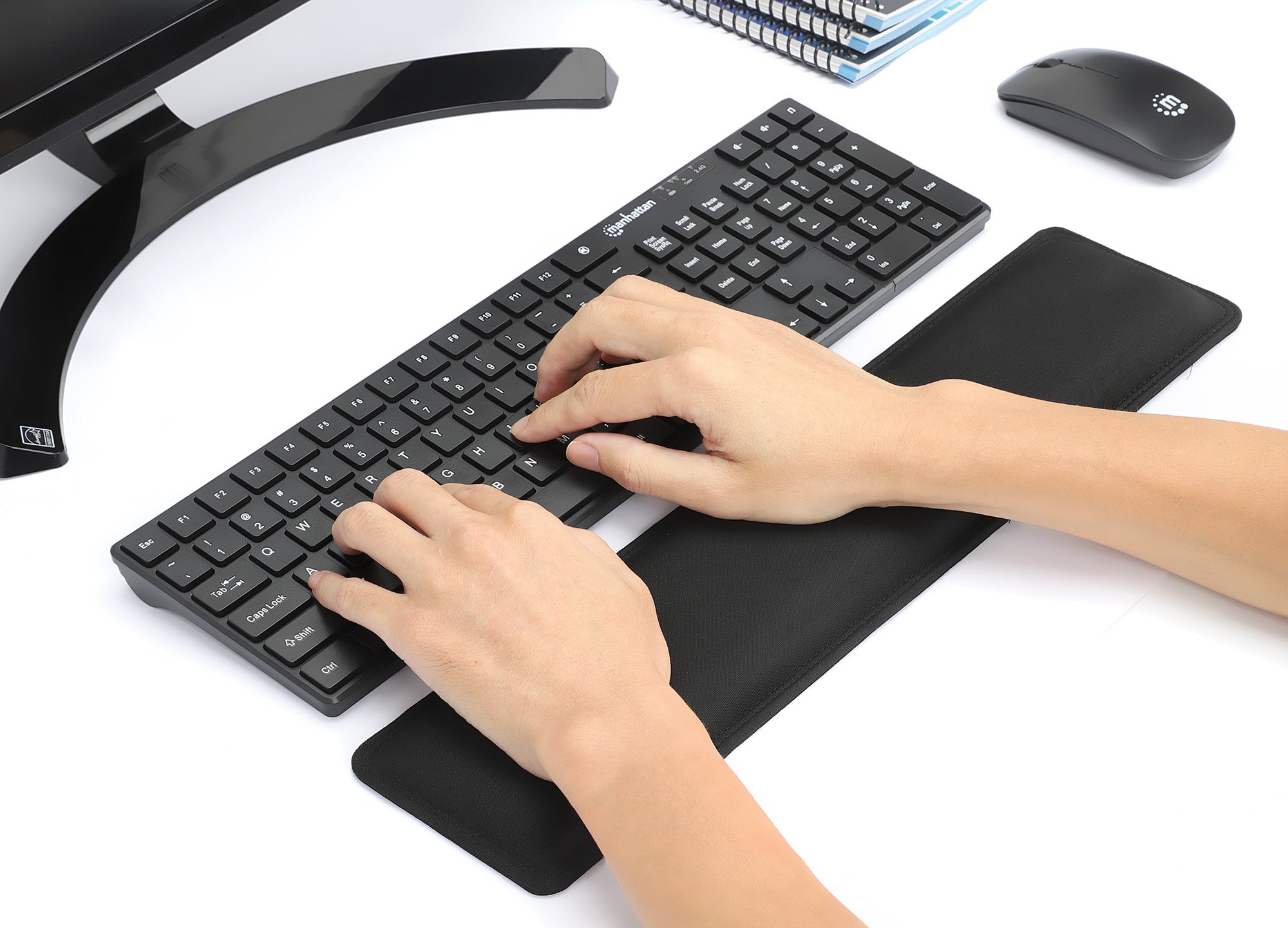 Tappetino Poggiapolsi Ergonomico in Gel per Tastiera Nero MANHATTAN - immagine 7
