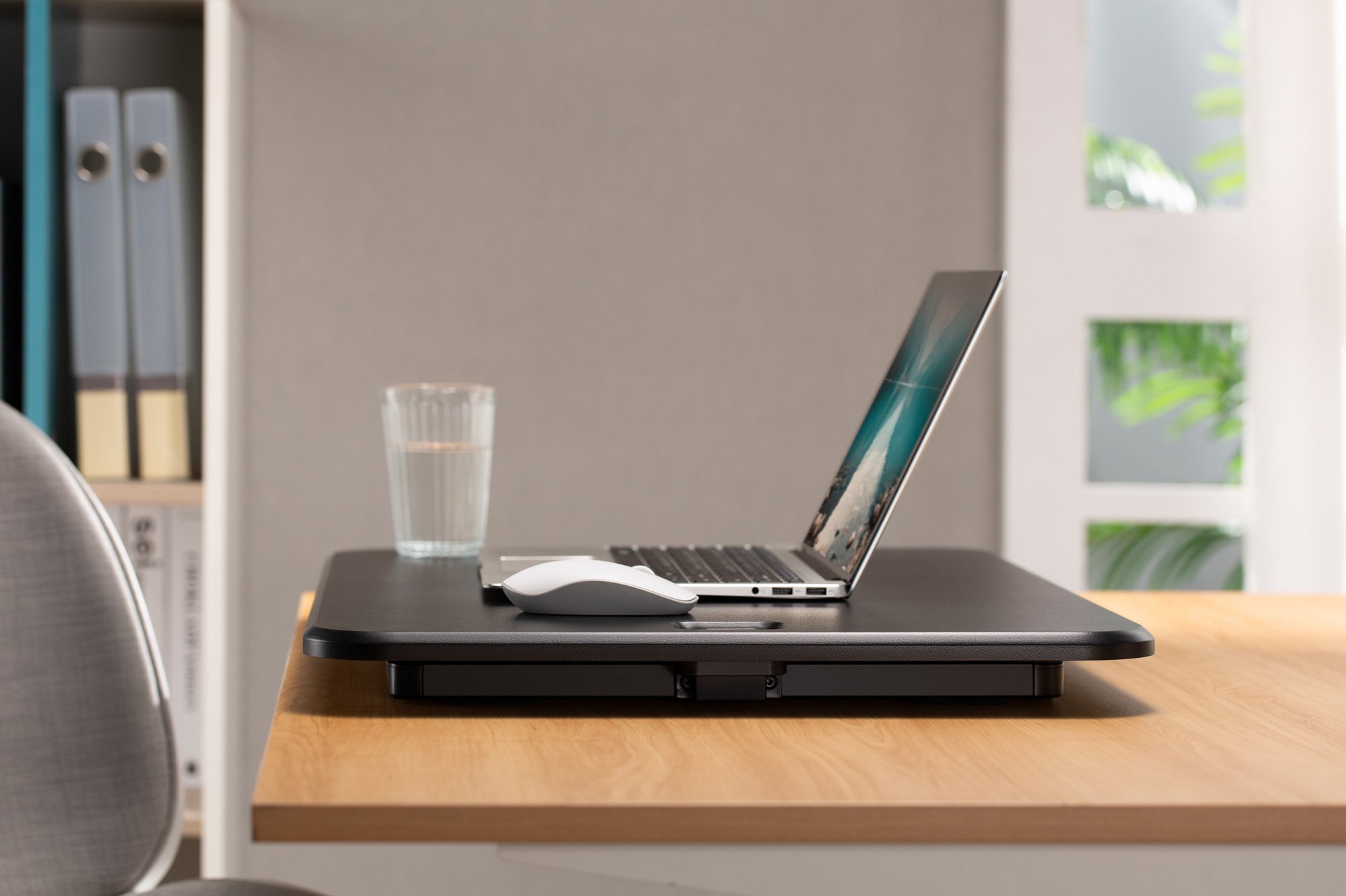 Convertitore da Scrivania In Piedi Postazione di Lavoro Sit Stand Ultra Slim Altezza Regolabile TECHLY - immagine 8